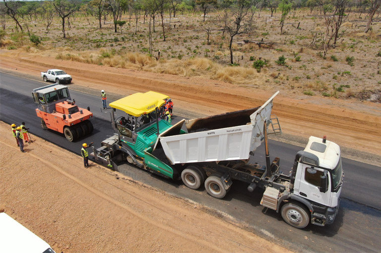 Rear tipper in action