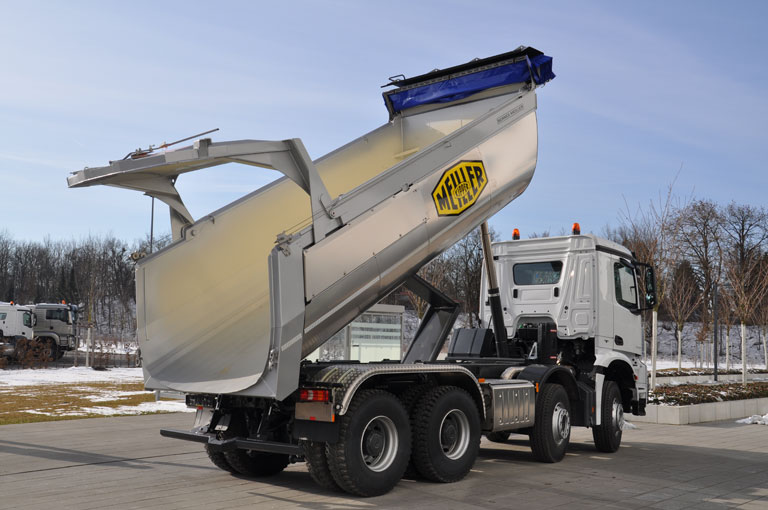 Thermally insulated rear tipper MEILLER